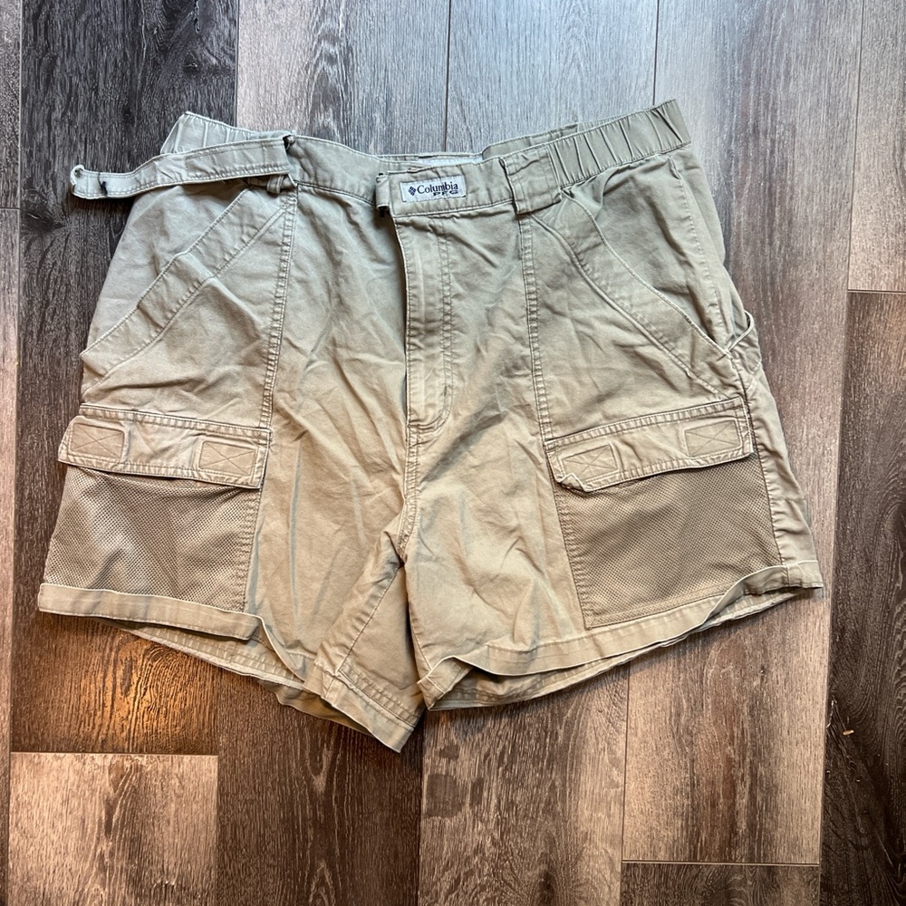 Columbia Tan Cargo Shorts Lightweight Outdoor